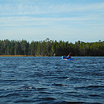 remando en el lago Inari