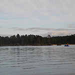 remando en el lago Inari