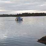 remando en el lago Inari