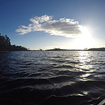 remando en el lago Inari