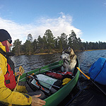 remando en el lago Inari