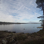 remando en el lago Inari