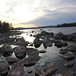 remando en el lago Inari