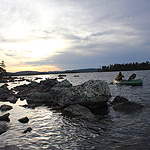 remando en el lago Inari