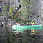 remando en el lago Inari