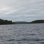 remando en el lago Inari