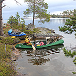 remando en el lago Inari