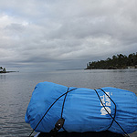 remando en el lago Inari