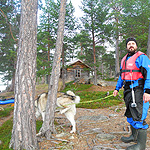 remando en el lago Inari