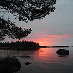 remando en el lago Inari