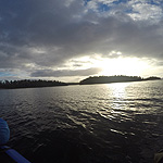 remando en el lago Inari