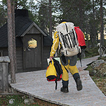 remando en el lago Inari