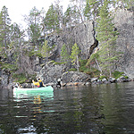 remando en el lago Inari