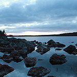 remando en el lago Inari