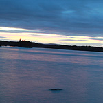 remando en el lago Inari