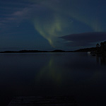 remando en el lago Inari