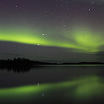 remando en el lago Inari