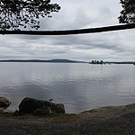 remando en el lago Inari