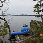 remando en el lago Inari